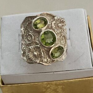Sterling Silver Ring with Peridot Stones, Size 6